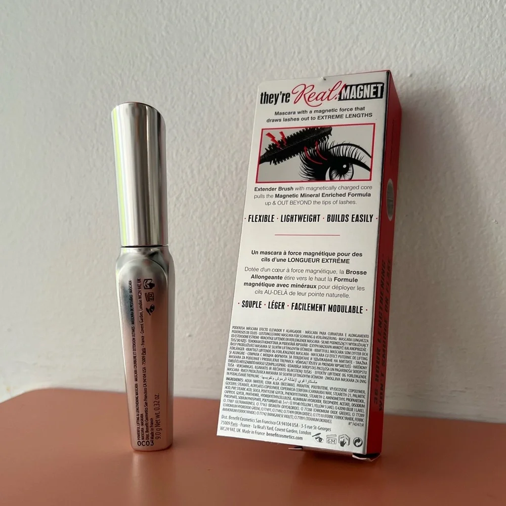 Benefit They're Real! Magnet Extreme Lengthening Mascara BNIB full size